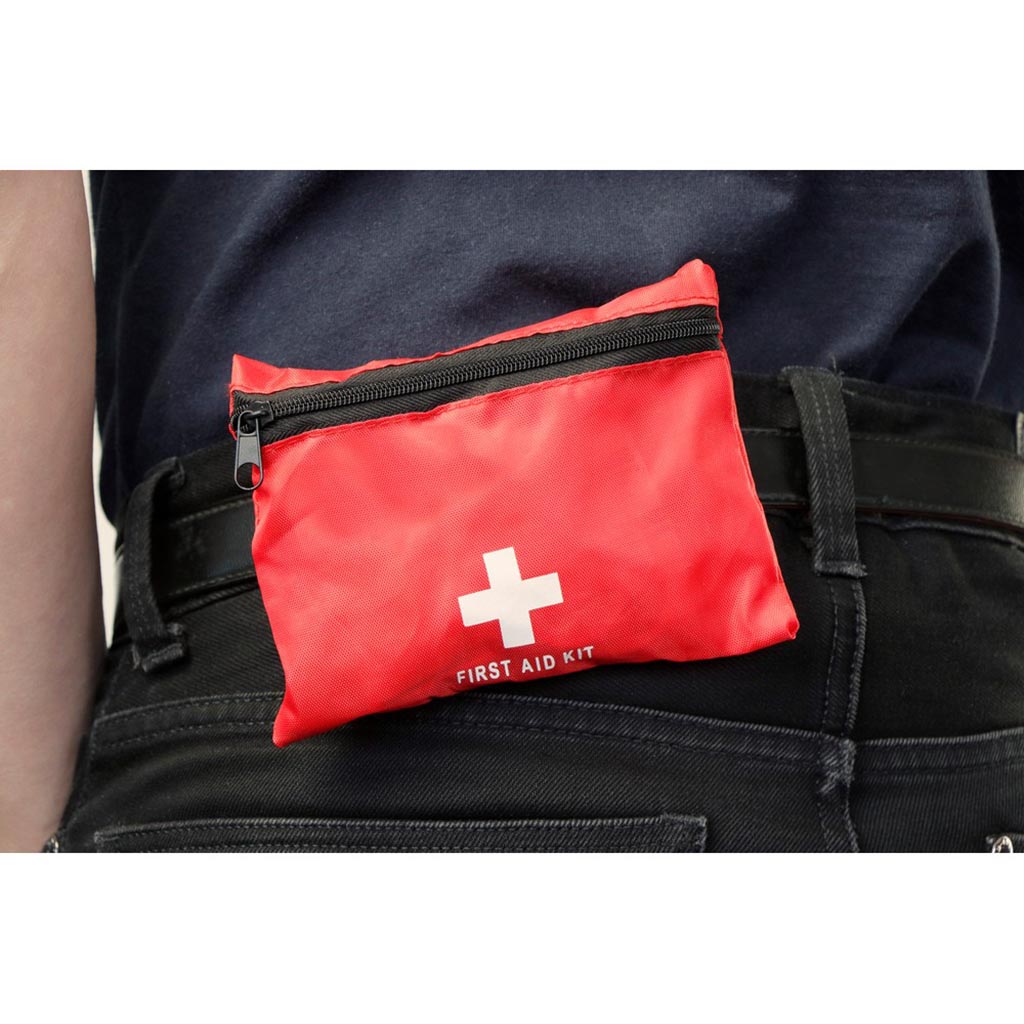 Trousse de secours, rouge en nylon 210D Photo 7 clients/infiniprinting/ax/photos_BD/AX3484-P7-Trousse-de-secours-personnalise-.jpg