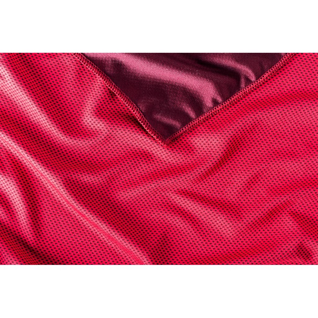 Serviette de refroidissement, rouge en microfibre 160 g / m2 Photo 5 clients/infiniprinting/ax/photos_BD/AX9416-P5-Serviette-de-refroidissement-imprime-rouge.jpg