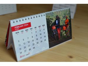 Calendrier de bureau avec photo et chevalet