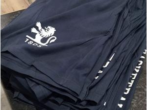 Bermuda Short de sport avec marquage logo entreprise mod�le PROACT PA151 pour la Banque Pictet � Gen�ve